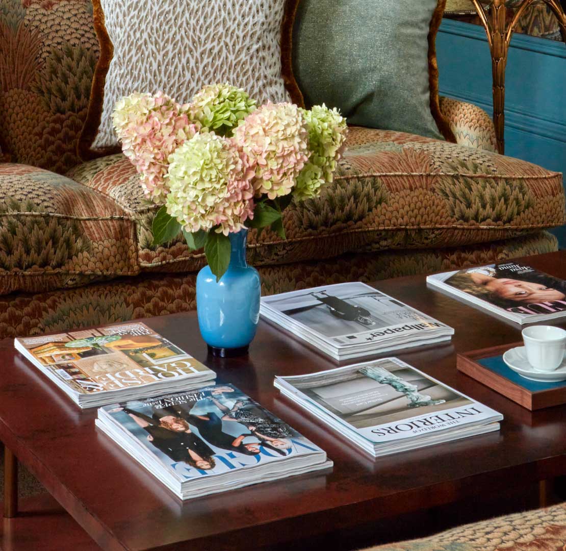Montrose London Table with Magazines
